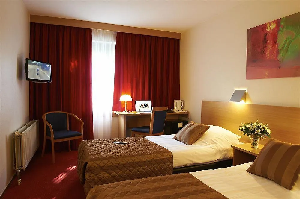 Bastion Hotel Schiphol Hoofddorp 3*,